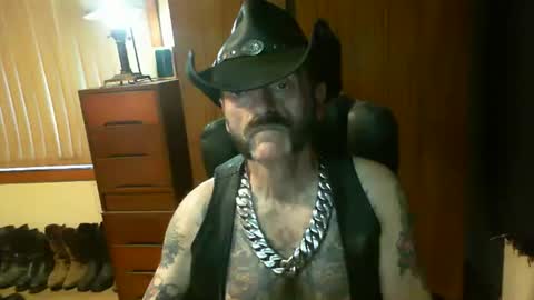 leathergreaser online show from March 1, 8:13 pm