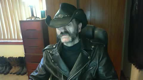 Snapshot of leathergreaser chatting on September 22, 10:36 pm leathergreaser online show from September 22, 10:36 pm