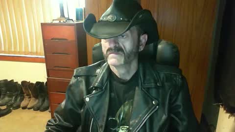 leathergreaser online show from April 13, 7:23 am