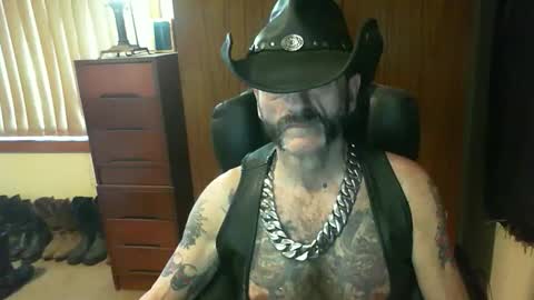 Snapshot of leathergreaser chatting on October 21, 9:40 pm leathergreaser online show from October 21, 9:40 pm