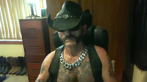 Snapshot of leathergreaser chatting on October 16, 2:00 am leathergreaser online show from October 16, 2:00 am