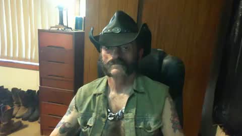 leathergreaser online show from April 1, 12:22 am