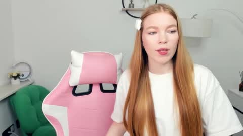 Lilly online show from November 30, 9:00 pm