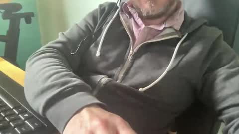 lee_8891 online show from June 11, 8:23 am