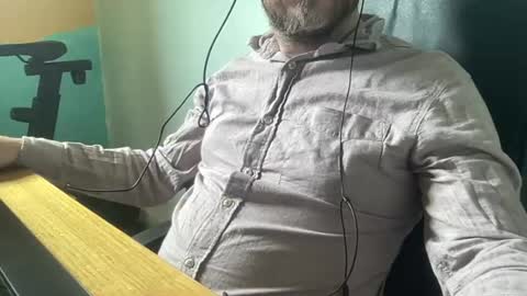 lee_8891 online show from June 15, 10:40 am