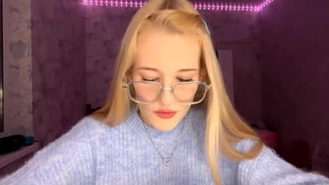Kate online show from April 22, 1:29 pm