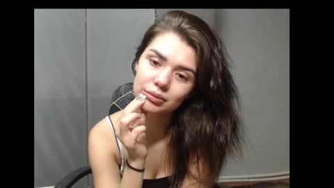 Snapshot of legenda_liya chatting on September 30, 7:46 pm Liya online show from September 30, 7:46 pm