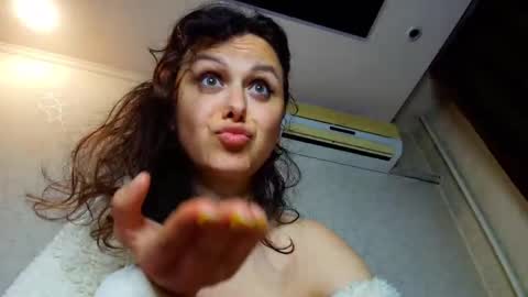 Magda online show from April 22, 5:53 pm