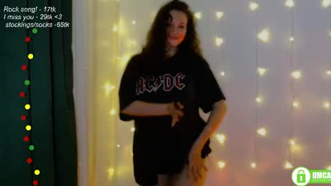 hey Im Leia and I love rock  online show from June 26, 7:19 pm