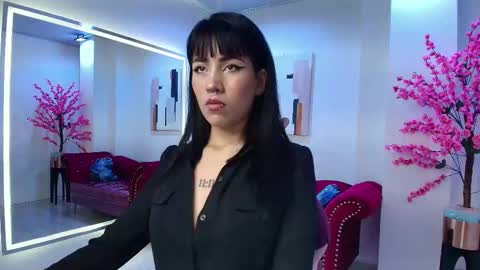 Snapshot of leia_queens chatting on October 9, 6:35 pm Leia. online show from October 9, 6:35 pm