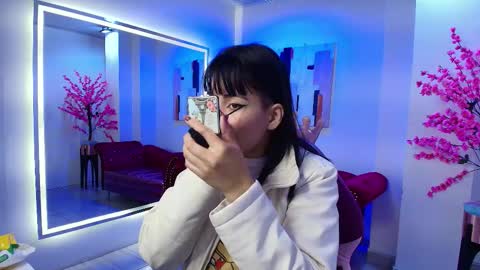 Snapshot of leia_queens chatting on October 17, 12:31 pm Leia. online show from October 17, 12:31 pm