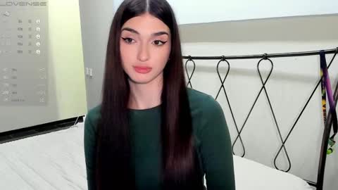 Leila online show from February 13, 6:05 pm