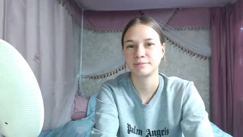 leila_bambi_ online show from December 21, 10:27 pm