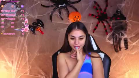 Leila online show from October 24, 3:40 am