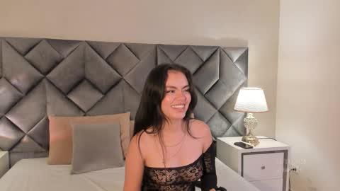 Leizathompson online show from November 11, 8:00 pm