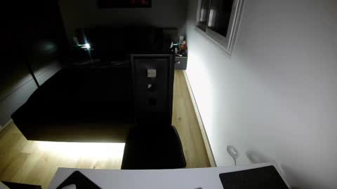 Snapshot of lemouth006 chatting on December 24, 5:16 am Ange online show from December 24, 5:16 am