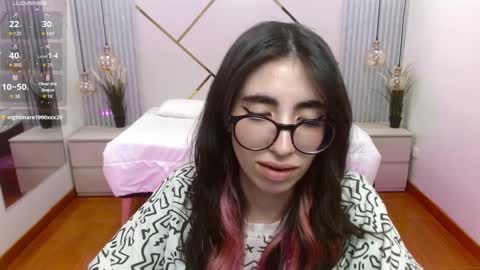 Snapshot of lena_roses chatting on September 15, 10:00 pm Lena online show from September 15, 10:00 pm