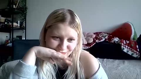 Lena online show from March 5, 7:06 am