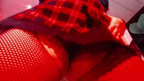 Lenna Kang online show from April 17, 5:37 pm