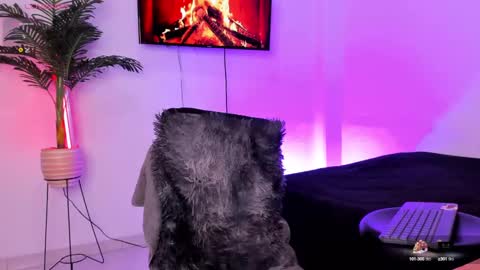 Snapshot of lennercollins_ chatting on October 9, 6:46 pm Lenner INDEPENDENT MODEL online show from October 9, 6:46 pm