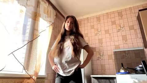 Hellomy name is Natalyits my first day here nice to meet you Give me 50 thumbs ups online show from April 29, 4:50 am