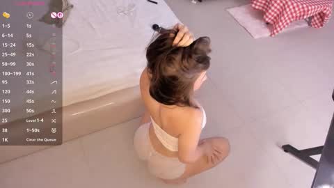 Asti online show from November 30, 6:37 pm