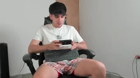 Leo Jones online show from April 22, 9:22 pm