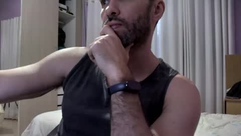 LEO PECS online show from June 1, 7:15 pm