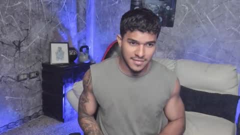 Snapshot of leo_taro chatting on October 10, 3:01 am Leo independent model online show from October 10, 3:01 am