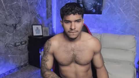 Snapshot of leo_taro chatting on October 17, 11:09 pm Leo independent model online show from October 17, 11:09 pm