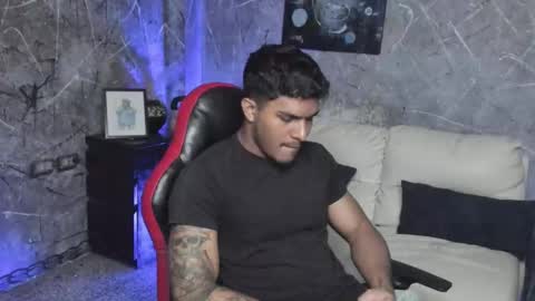 Snapshot of leo_taro chatting on October 11, 3:11 am Leo independent model online show from October 11, 3:11 am