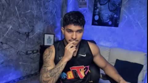 Leo independent model online show from February 4, 2:48 am