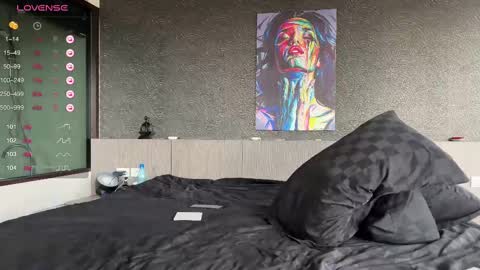 Leon online show from February 24, 1:24 am