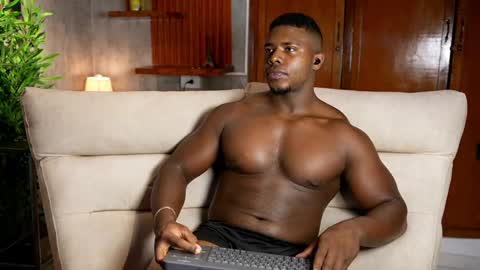 Snapshot of leonardo_jones1 chatting on October 17, 2:54 pm Leandro jones online show from October 17, 2:54 pm