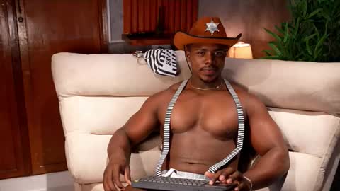 Snapshot of leonardo_jones1 chatting on October 4, 4:21 am Leandro jones online show from October 4, 4:21 am