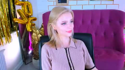 Snapshot of leonastone chatting on October 23, 6:09 pm leonastone online show from October 23, 6:09 pm