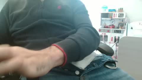 Snapshot of leone44 chatting on February 24, 3:42 pm angel e sonia online show from February 24, 3:42 pm