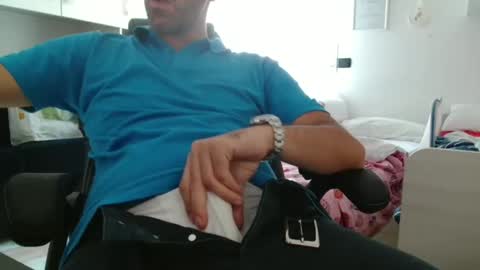 Snapshot of leone44 chatting on September 11, 7:42 am angel e sonia online show from September 11, 7:42 am