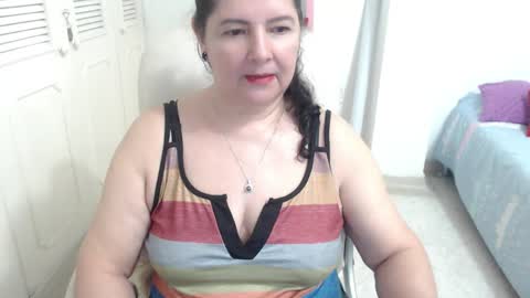 leonela   online show from April 21, 2:51 am