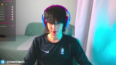 leonkissboy online show from March 29, 10:28 am