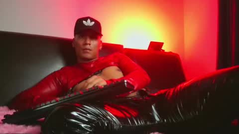 Lenardo jaramillo online show from March 8, 11:39 pm