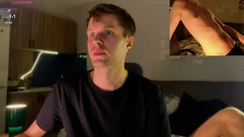 Leon online show from April 2, 5:20 pm