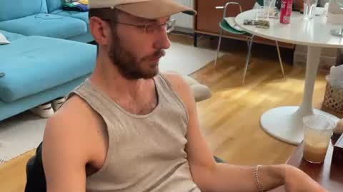 Leon online show from July 7, 8:29 am