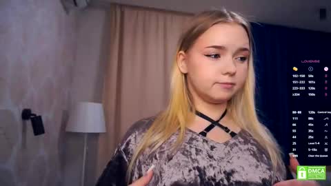 Hello everyone Im Lora Its my first day Were going to have fun together online show from November 17, 5:10 am