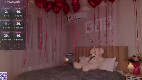 Nicole Moore online show from February 18, 4:58 pm