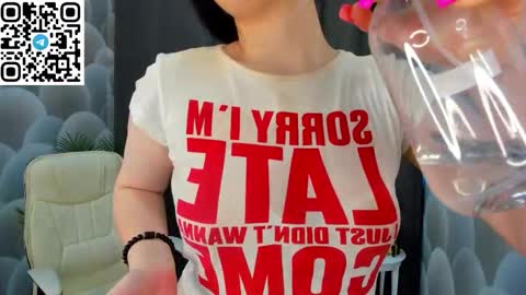 Lesley online show from November 15, 6:04 am