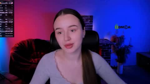 leslie_bird online show from December 17, 11:50 am