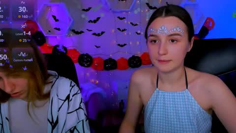 leslie_bird online show from October 31, 1:22 pm