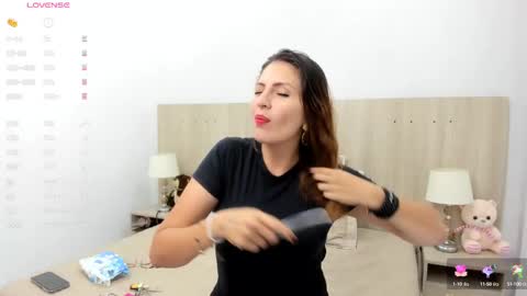 Lesly Santodomingo online show from September 20, 11:46 am