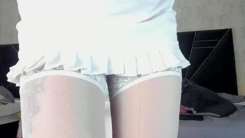 Leti White online show from December 4, 11:37 pm